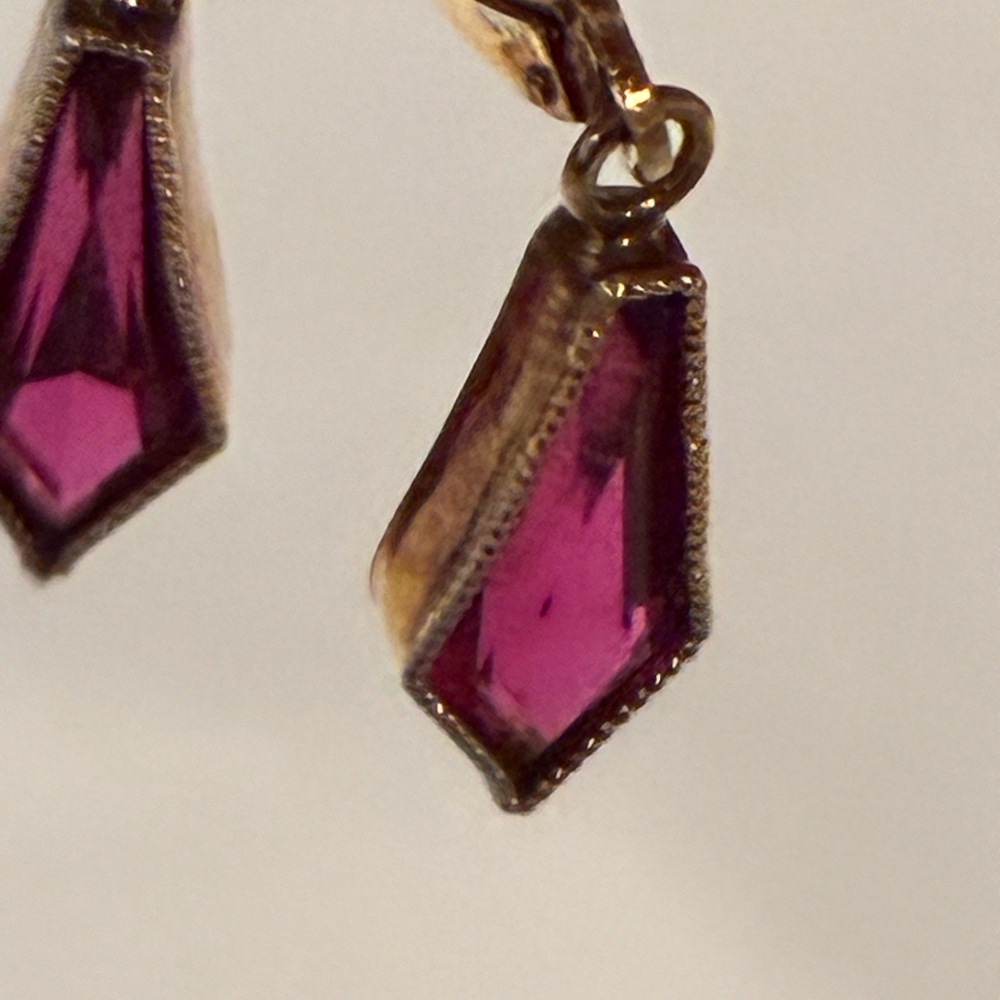 Vintage Tolled Gold Red Faceted Drop Earrings with Leverback Closure - Picture 2 of 3